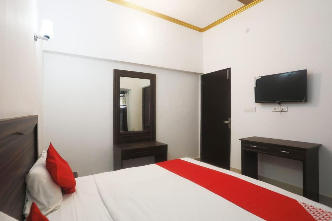 Central Hotel Khajurāho Eksteriør billede